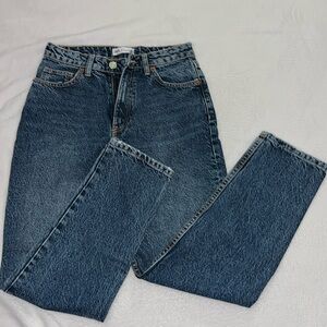 Zara high waisted dark wash mom jeans no rips USsize 4